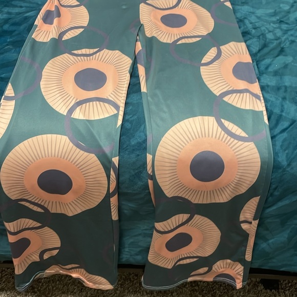 Two Piece - Picture 3 of 5